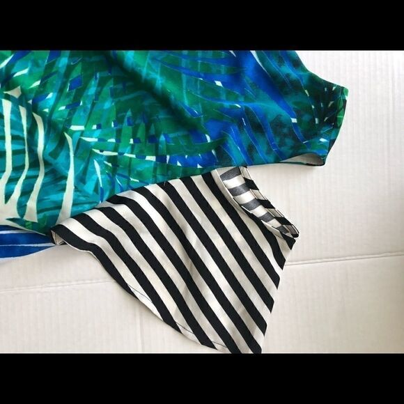 Calvin Klein size large cold shoulder back zip top - Picture 6 of 9